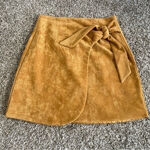 Blank NYC Gold Mini Skirt Size 24